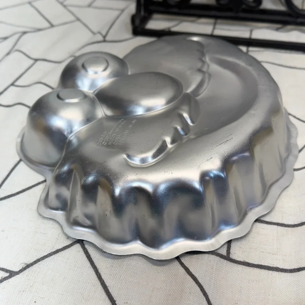 Wilton Cake Pan 12in Silver Elmo Sesame Street Face Aluminum 2105-3461 2002 READ